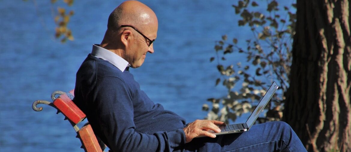 No.1 Side Hustle For Retirees